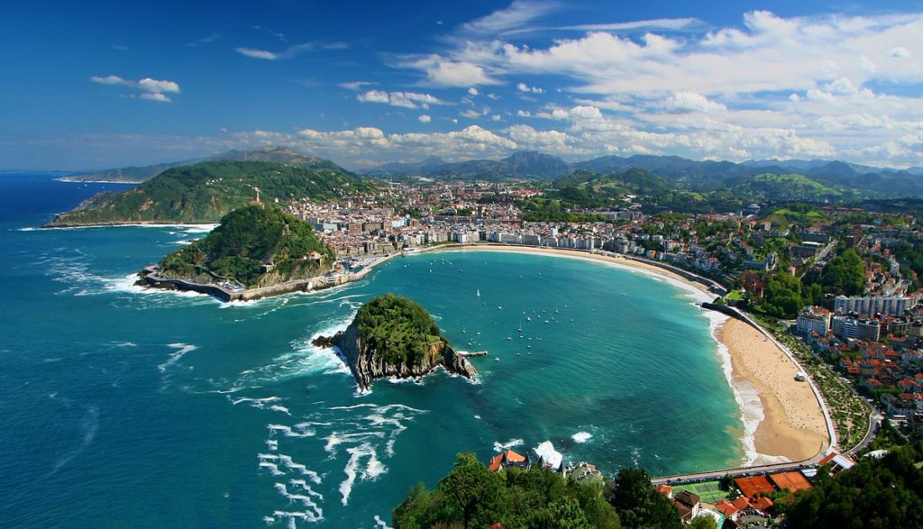 surfing city san sebastian