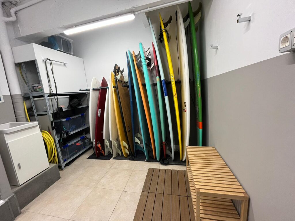 Surfboard storage and lockers in San Sebastian